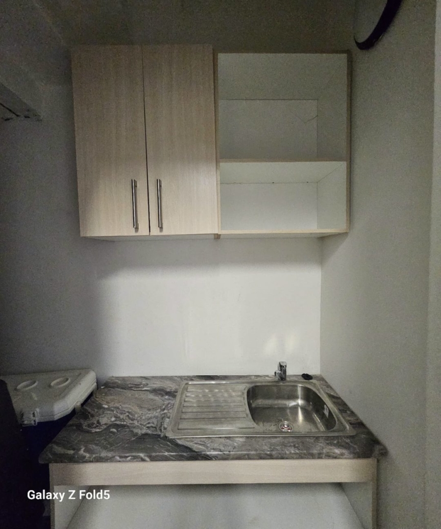 To Let  Bedroom Property for Rent in Winterstrand Eastern Cape